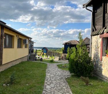 Sremski Karlovci Hotel | Etno selo Markovi Konaci