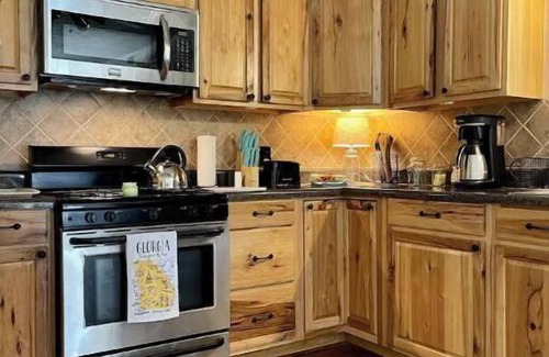 Rome House | Etowah River, Berry College Retreat-3 miles from Broad St.