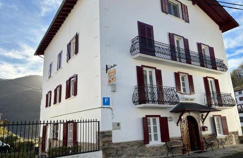 Valcarlos House | ETXEALE