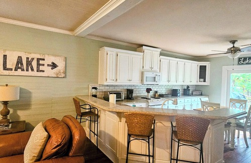 Georgetown House | EUFAULA COTTAGE BY THE LAKE