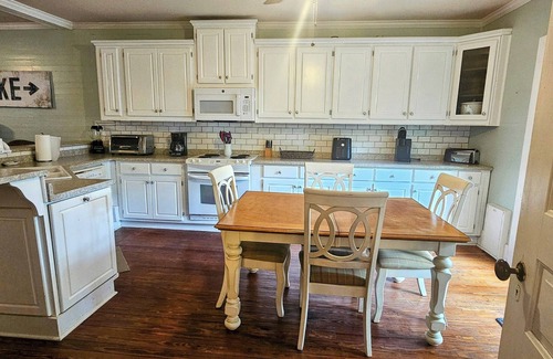 Georgetown House | EUFAULA COTTAGE BY THE LAKE