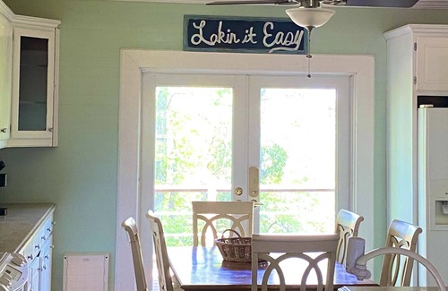 Georgetown House | “Eufaula Cottage” Charming Lakefront Cottage