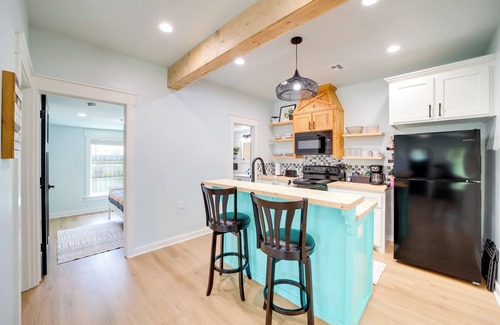 Eufaula House | Eufaula Vacation Rental: Walk to Lakeside Beaches!