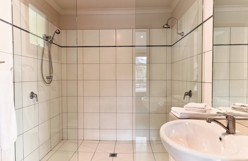 Inverloch House | Eugenies Inverloch