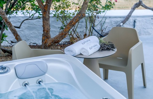 Naxos Town Villa | Euphoria Chora Naxos Deluxe Villa With Jacuzzi