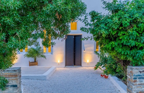 Naxos Town Villa | Euphoria Chora Naxos Deluxe Villa With Jacuzzi