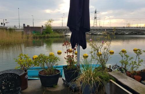 Amsterdam East Boat Rental | EUPHRATE HOUSeBOAT