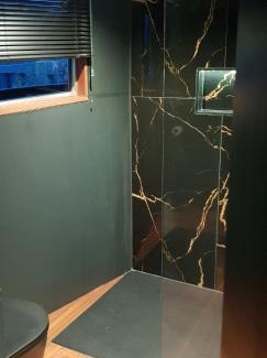 Amsterdam East Boat Rental | EUPHRATE HOUSeBOAT