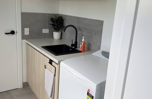 Wendouree House | EUREKA GOLD STAYS 2 BEDROOMS & 2 BATHROOMS . WENDOUREE BALLARAT . NO PETS