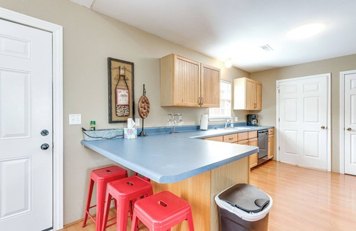 Sylvan Shores House | Eureka Springs Home ~ 1/2 Mi to Beaver Lake!
