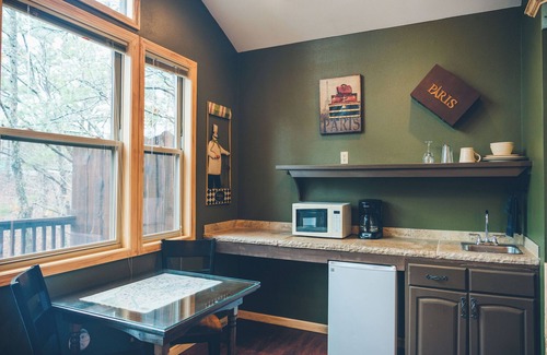 Eureka Springs House | Eureka Springs Treehouses, Hobbit Caves & Castles