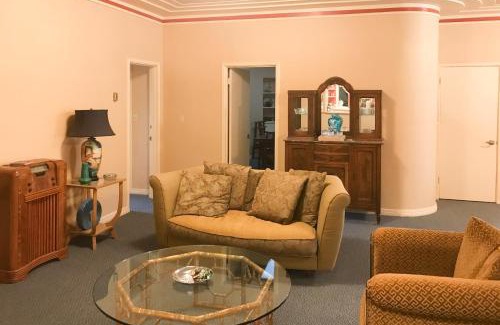 Downtown Apartment | Eureka Theatre Apartment