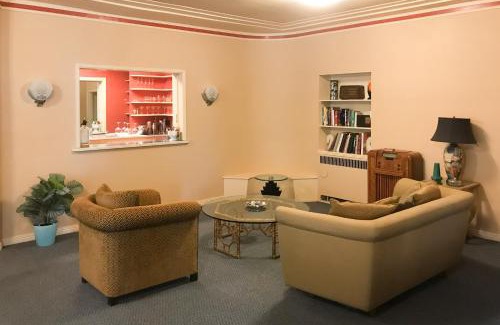 Downtown Apartment | Eureka Theatre Apartment