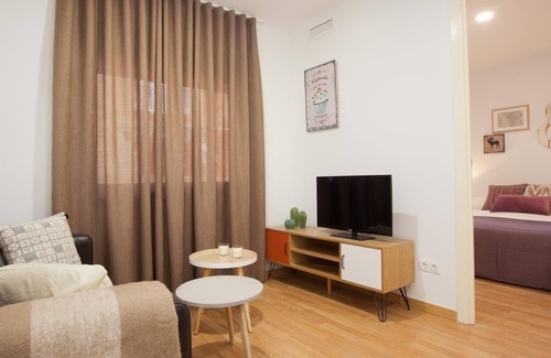 El Port Apartment | Europa Fira Apartment 23