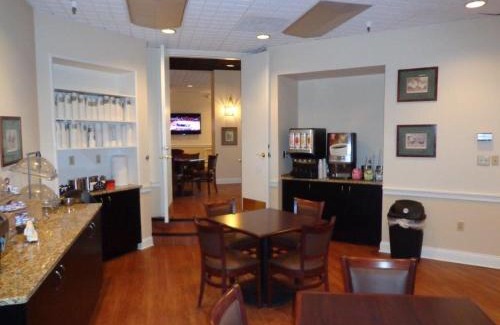 Morgantown Hotel | Euro-Suites Hotel