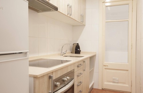 El Port Apartment | Europa Fira Apartment 33