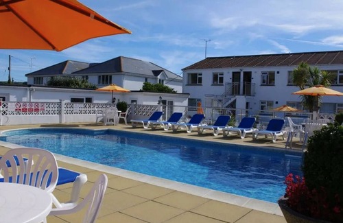 Mawgan Porth House | EUROPA COURT - MAWGAN PORTH BUNGALOW -BEACH LOCATION, Swimming pool/ Tennis
