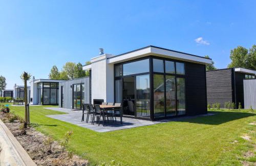 Nieuwvliet Ski Chalet | EuroParcs Bad Meersee