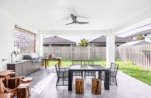 Rochedale House | European Elegant Design - Luxurious 5 BDR House