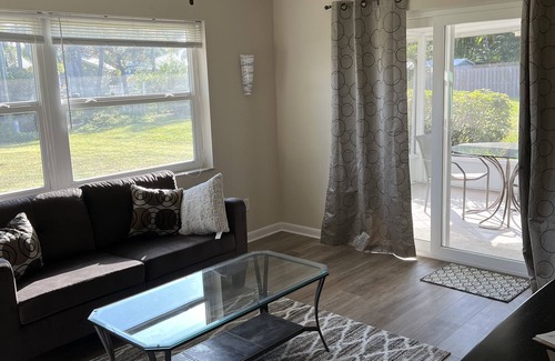 Vero Beach House | European Elegant Design, Close To Shopping On Quiet Street