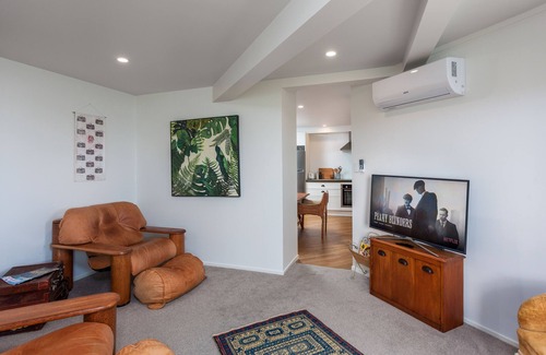 Bowentown Apartment | European escape, ocean views and terrace garden.