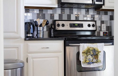 Far North Dallas Condo | EUROPEAN STYLE wonderful 1BR+Office fully updated condo with GREAT location