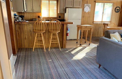 Upper Moonridge House | EV car ready Cabin by Bear Mountain with RV parking.