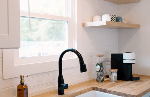 Whiteaker House | EV charger Free Parking FastWifi Garden Firepit Close to UO and downtown Eugene