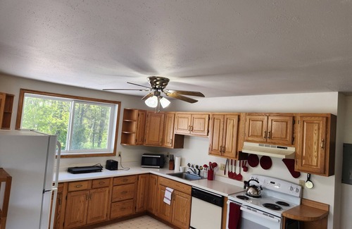 Houghton Apartment | EV Ready Group Option Near MTU – Perfect Keweenaw Adventure Basecamp!