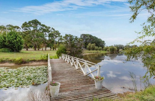 Hastings House | Eva Green Lake 'Country House' by Ready Set Stay