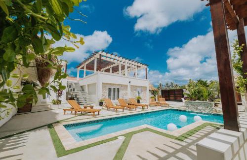 Savaneta Apartment | Eva Spa Resort Pool Rooftop Views