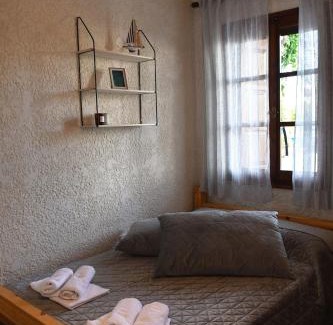 Glyfa House | Evan's Suite