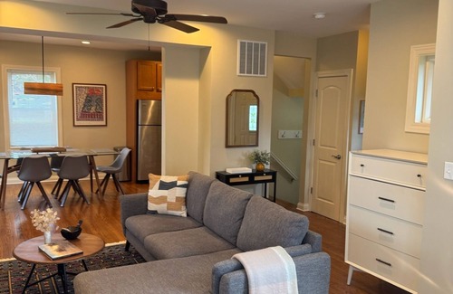 Evanston House | Evanston 2-bedroom Cottage Charmer