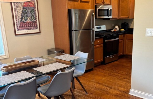 Evanston House | Evanston 2-bedroom Cottage Charmer