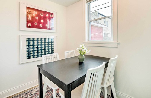 Evanston Apartment | Evanston Vacation Rental Near Northwestern!