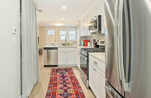 Evanston Apartment | Evanston Vacation Rental Near Northwestern!