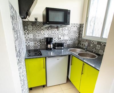 Port-Louis Apartment | Evasion en plein cœur de la ville T2 Jacuzzis Sauna et piscine au centre de Port-Louis