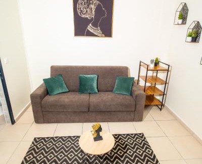 Port-Louis Apartment | Evasion en plein cœur de la ville T2 Jacuzzis Sauna et piscine au centre de Port-Louis