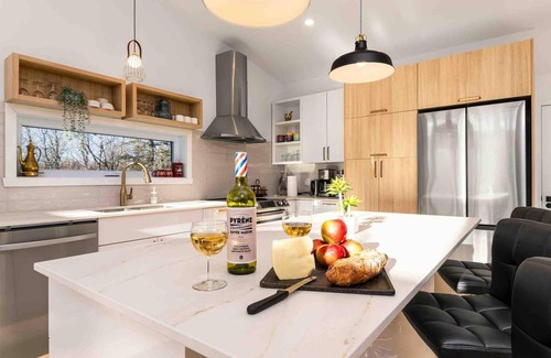 Les Eboulements Ski Chalet | Evasion Plein Air 1: Spa, BBQ Deck & 8km Trails