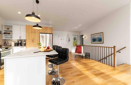 Les Eboulements Ski Chalet | Evasion Plein Air 1: Spa, BBQ Deck & 8km Trails