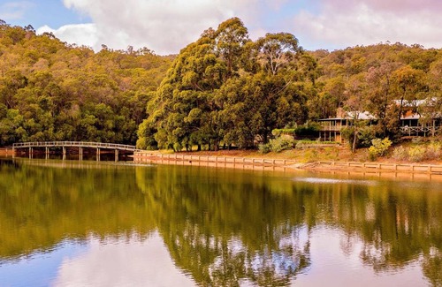 Burekup Resort | Evedon Lakeside Retreat