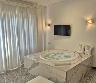 Sanremo Hotel | Eveline 2 - Piscina Privata o Jacuzzi