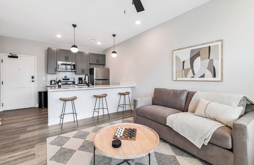 North Chesterfield Apartment | Evelyn 313 - Charming 1-bedroom apartment with spa-like shower in Richmond