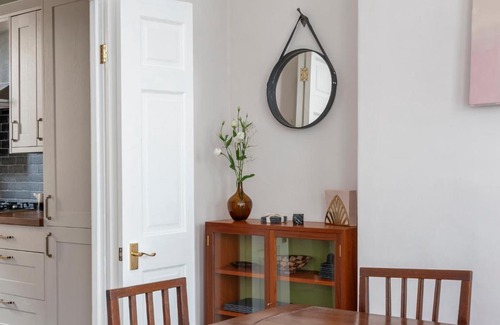 Bath City Centre House | Evelyn House Central Bath Contemporary Art Townhouse