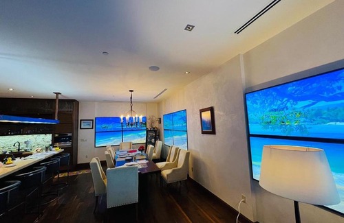 Clearwater House | EVENTS WATER VIEW ROOFTOP TERRACE RACECAR MANSION Clearwater