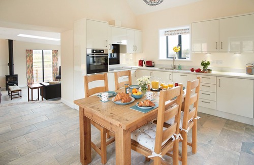 Eaton Mascott Cottage | Evenwood Byre - a beautiful property that sleeps 4 guests in 2 bedrooms
