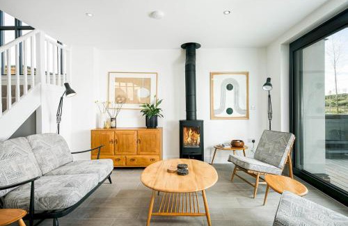 Holworth House | Everdene OI14 Lakeside Property with Hot Tub at Silverlake Dorset