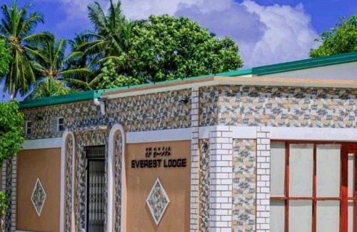 Hulhudhoo House | Everest Lodge