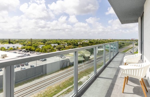 Edgewater Apartment | Everglade Villa | Classic 2 BD in Design District