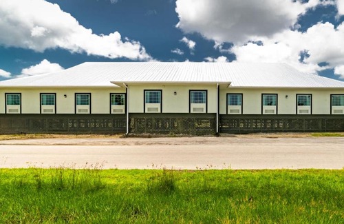 Everglades City Hotel | Everglades Adventures Hotel Suites by Ivey House